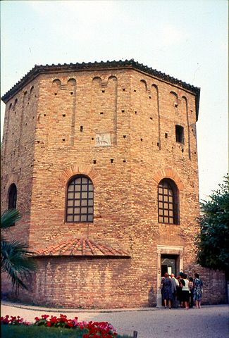 325px-Ravenna_Baptistry_of_Neon